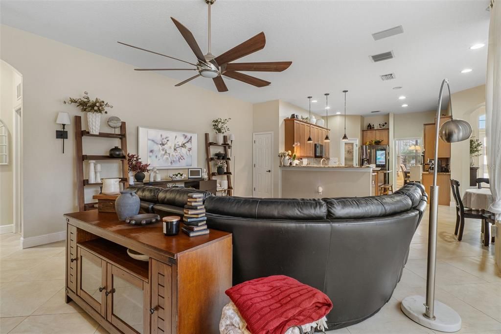 For Sale: $865,000 (4 beds, 3 baths, 3550 Square Feet)