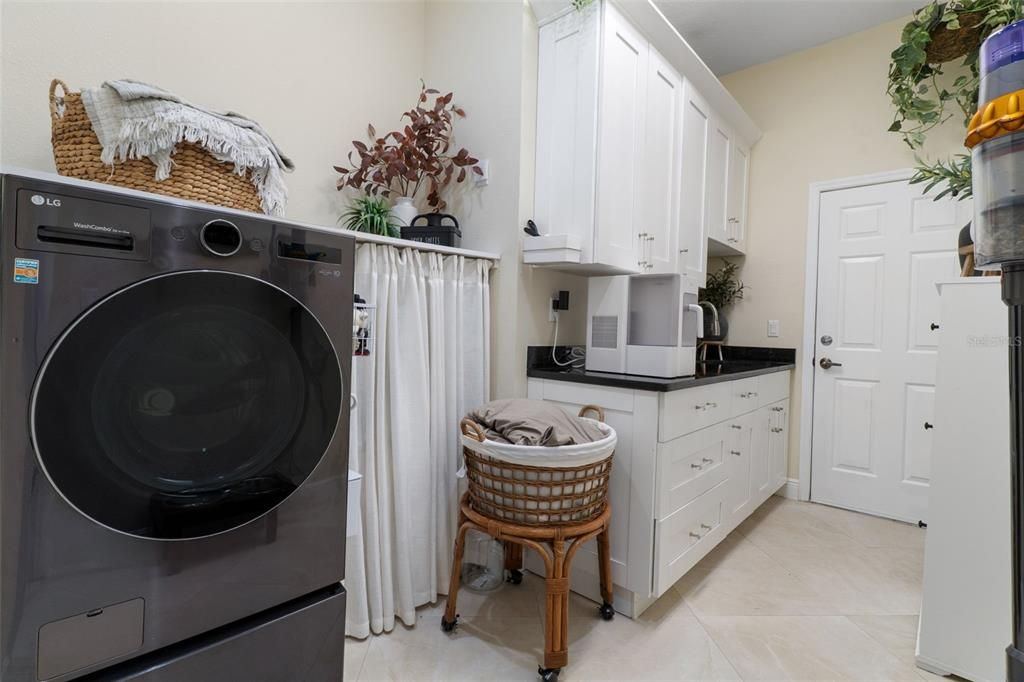 For Sale: $865,000 (4 beds, 3 baths, 3550 Square Feet)