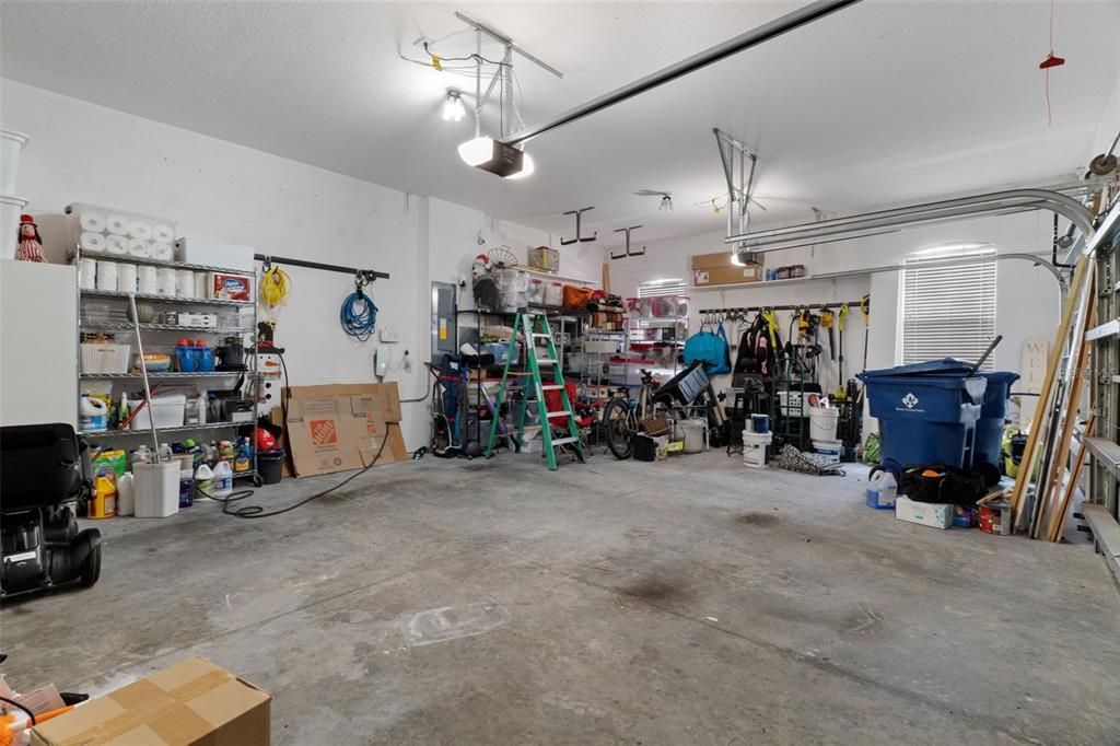 For Sale: $865,000 (4 beds, 3 baths, 3550 Square Feet)