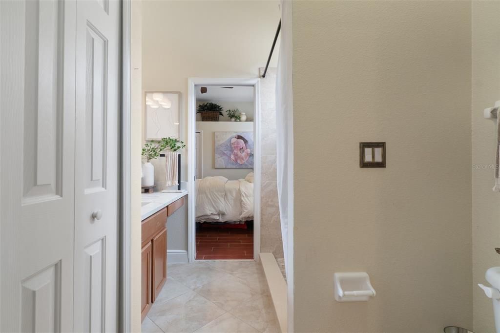 For Sale: $865,000 (4 beds, 3 baths, 3550 Square Feet)