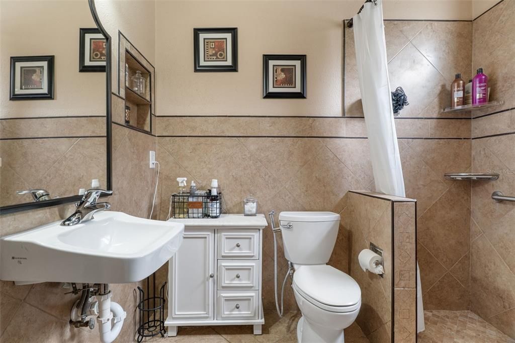 For Sale: $865,000 (4 beds, 3 baths, 3550 Square Feet)