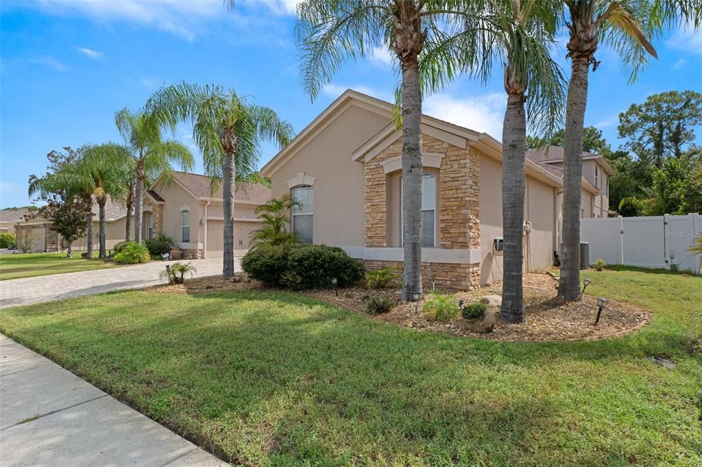 For Sale: $865,000 (4 beds, 3 baths, 3550 Square Feet)