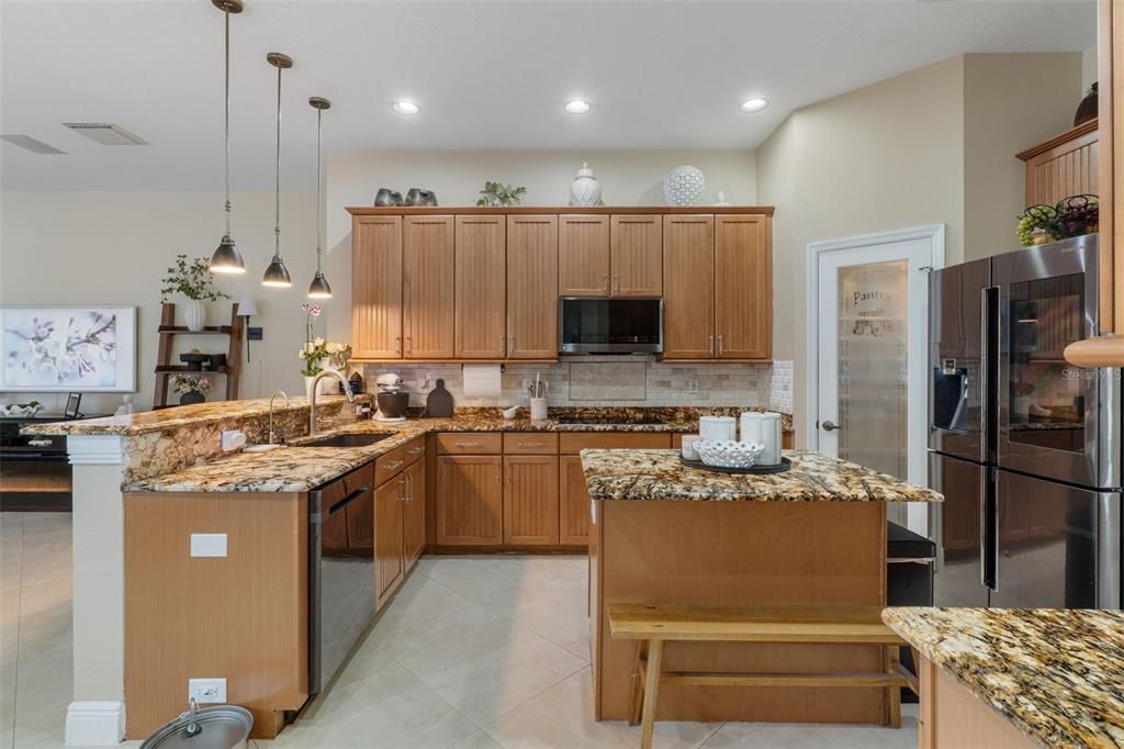For Sale: $865,000 (4 beds, 3 baths, 3550 Square Feet)