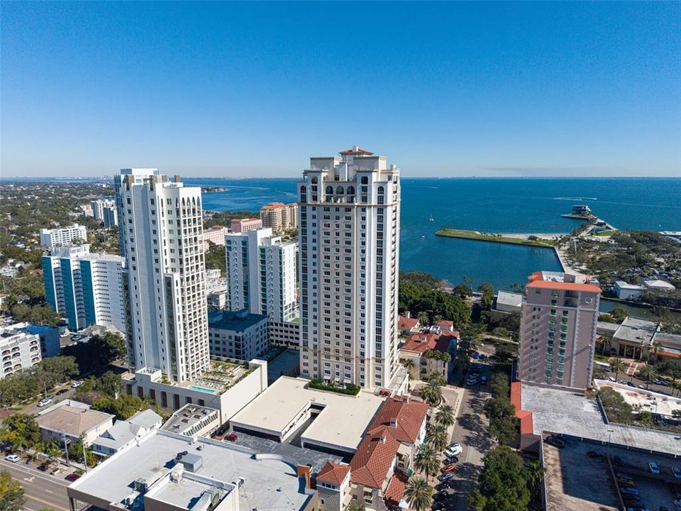 For Sale: $2,750,000 (3 beds, 3 baths, 2757 Square Feet)