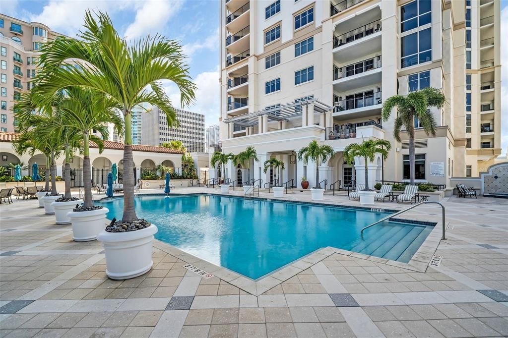 For Sale: $2,750,000 (3 beds, 3 baths, 2757 Square Feet)