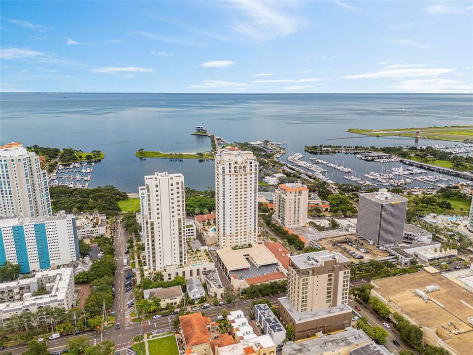 For Sale: $2,750,000 (3 beds, 3 baths, 2757 Square Feet)