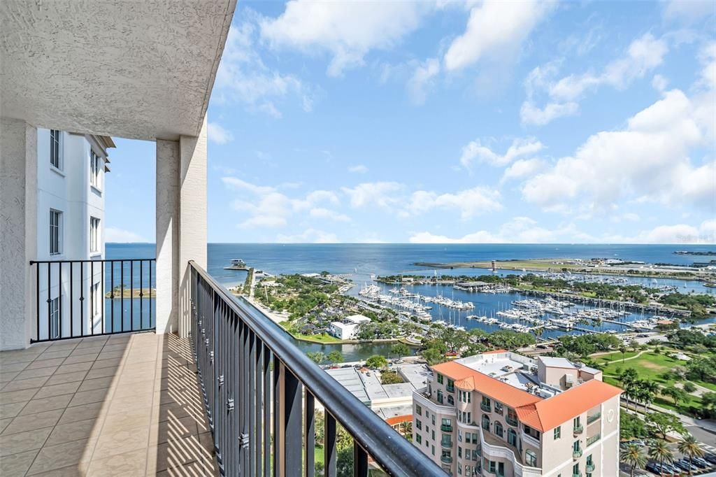 For Sale: $2,750,000 (3 beds, 3 baths, 2757 Square Feet)