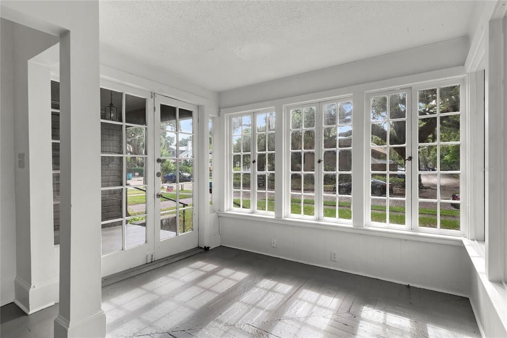 En Venta: $499,900 (4 camas, 0 baños, 2391 Pies cuadrados)
