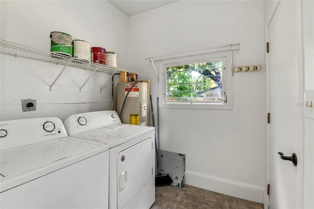 En Venta: $499,900 (4 camas, 0 baños, 2391 Pies cuadrados)