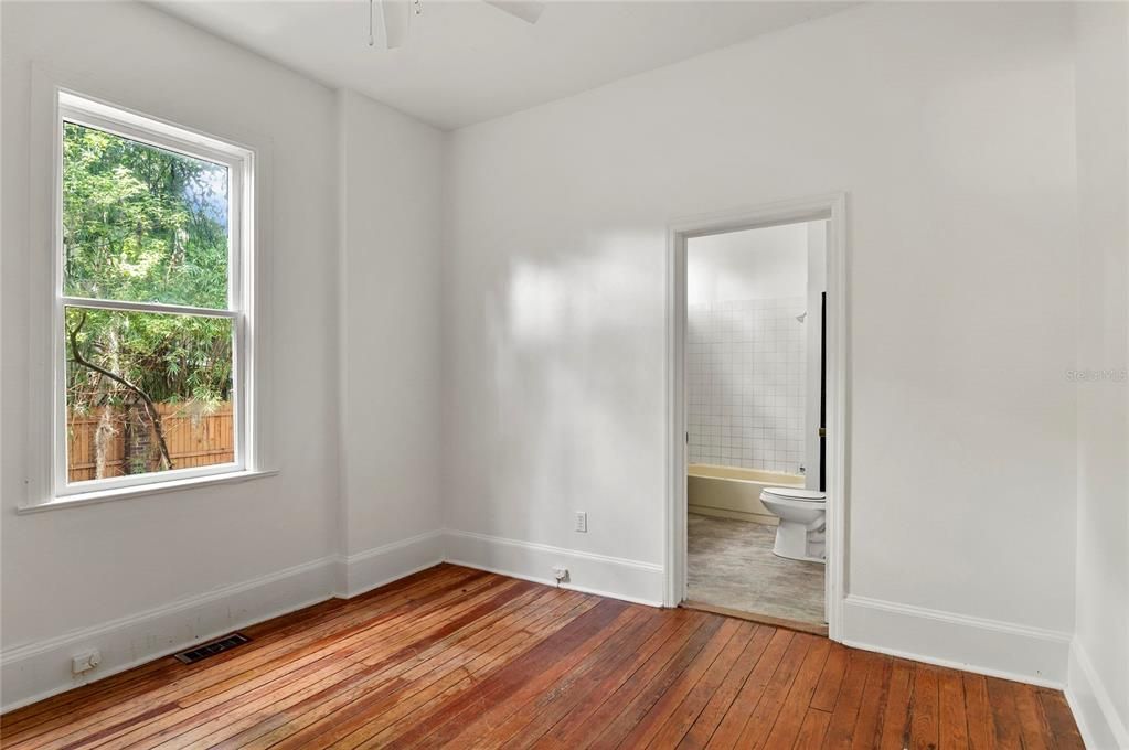 En Venta: $499,900 (4 camas, 0 baños, 2391 Pies cuadrados)