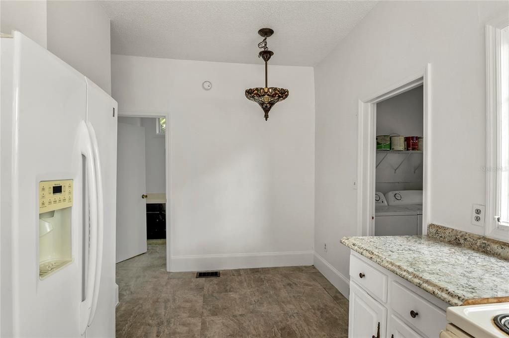 En Venta: $499,900 (4 camas, 0 baños, 2391 Pies cuadrados)