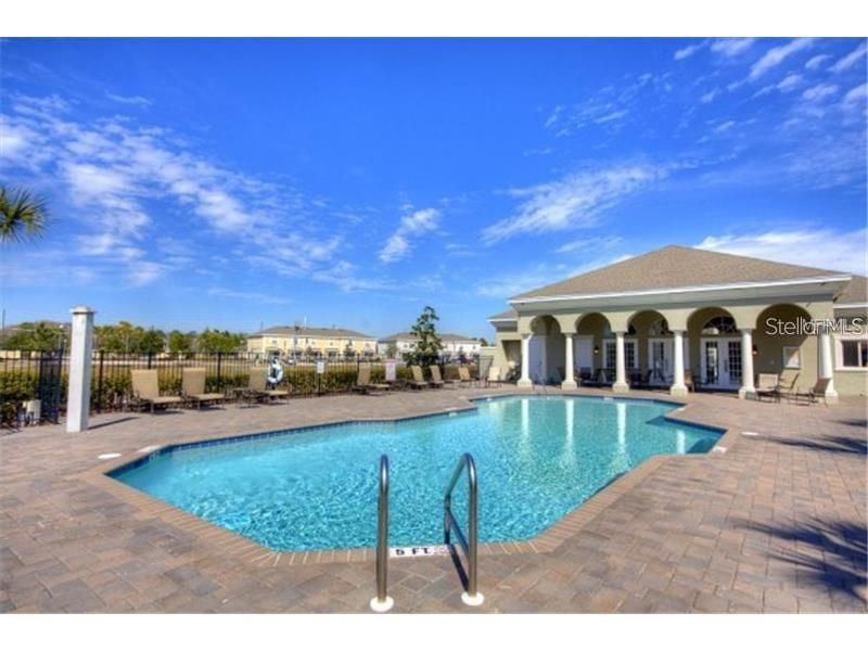 For Sale: $230,000 (2 beds, 2 baths, 1071 Square Feet)
