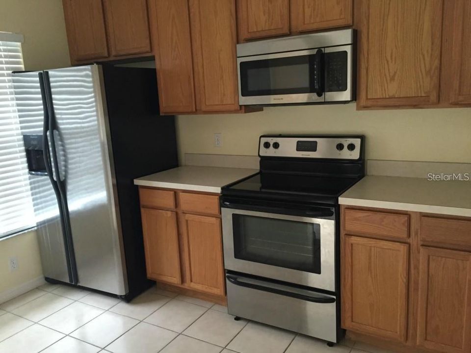 For Sale: $230,000 (2 beds, 2 baths, 1071 Square Feet)
