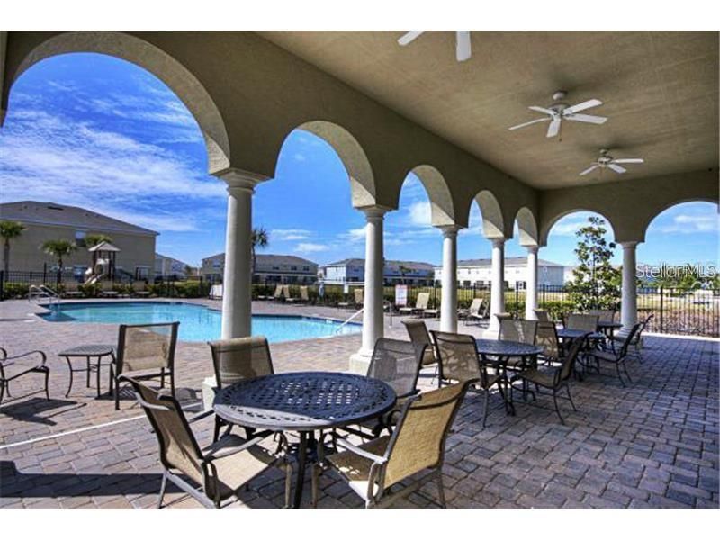 For Sale: $230,000 (2 beds, 2 baths, 1071 Square Feet)