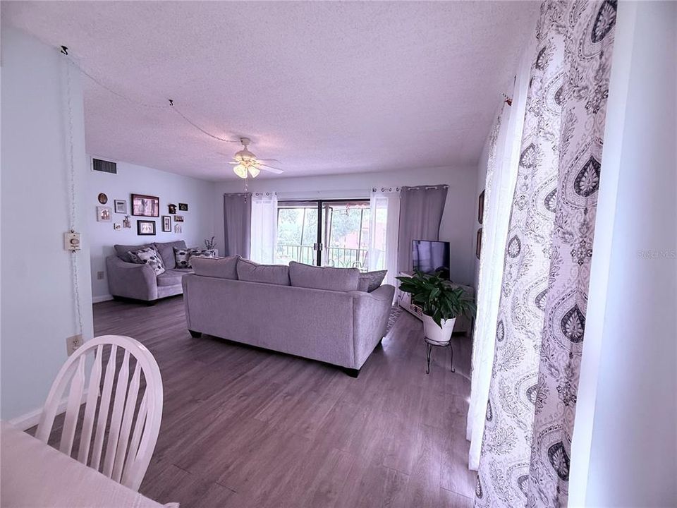 En Venta: $98,000 (2 camas, 2 baños, 1120 Pies cuadrados)