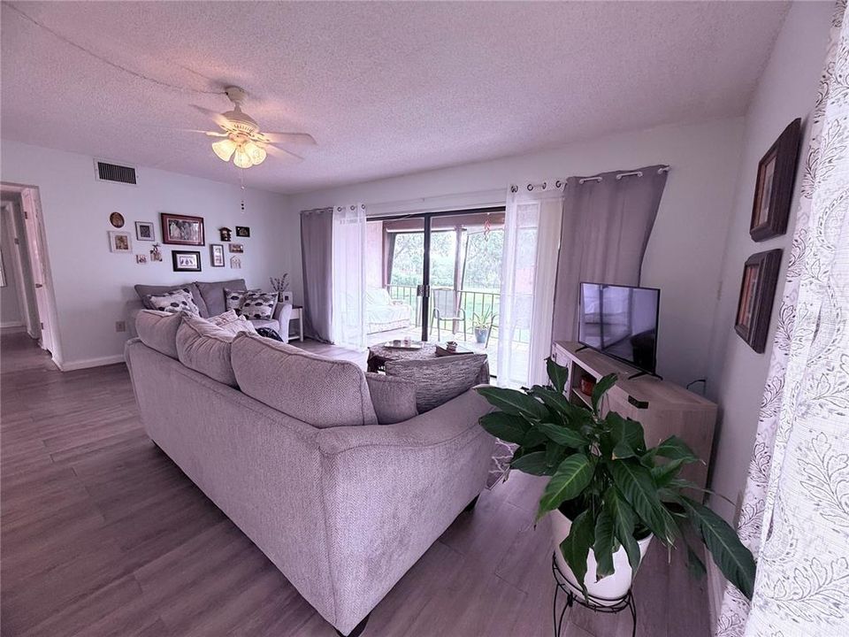 En Venta: $98,000 (2 camas, 2 baños, 1120 Pies cuadrados)