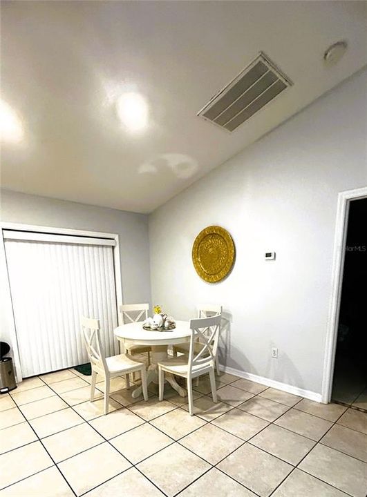 En Venta: $255,000 (3 camas, 2 baños, 1080 Pies cuadrados)