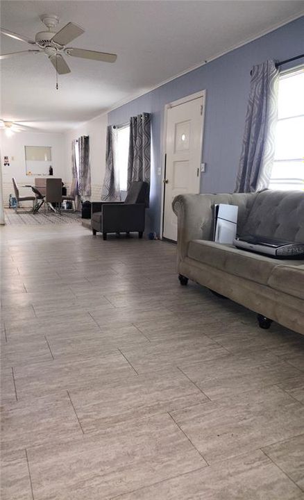 For Sale: $230,000 (3 beds, 1 baths, 1404 Square Feet)