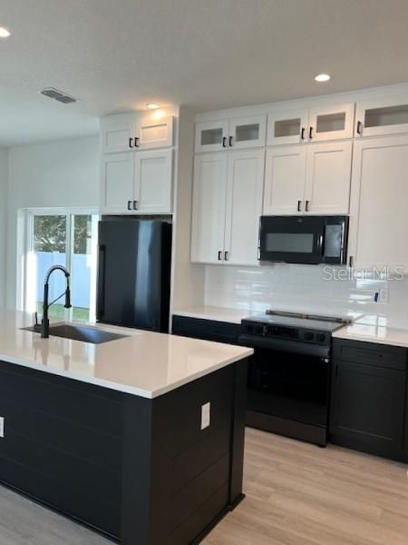 For Sale: $549,000 (3 beds, 2 baths, 1686 Square Feet)