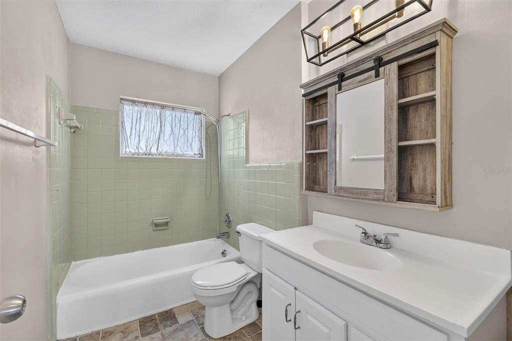 For Sale: $289,000 (3 beds, 2 baths, 1669 Square Feet)