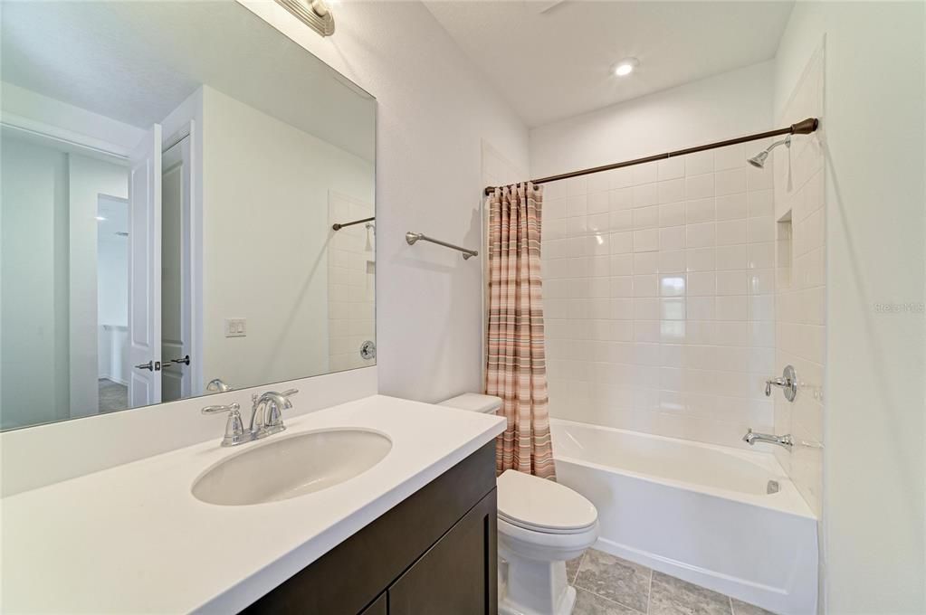 En Venta: $479,000 (4 camas, 3 baños, 2636 Pies cuadrados)