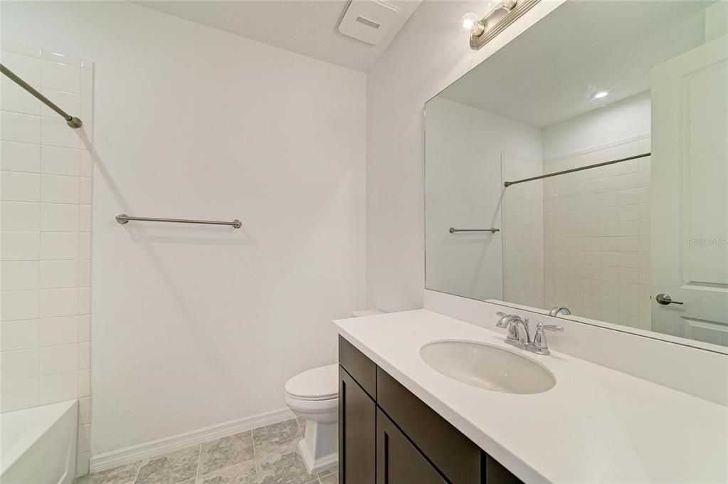 En Venta: $479,000 (4 camas, 3 baños, 2636 Pies cuadrados)