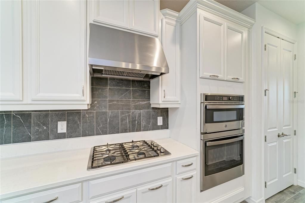 En Venta: $479,000 (4 camas, 3 baños, 2636 Pies cuadrados)