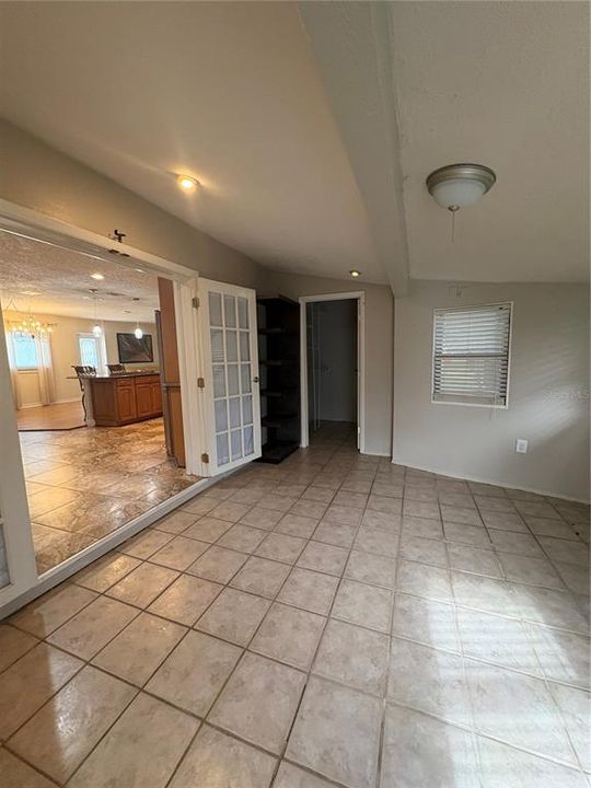 For Rent: $2,300 (2 beds, 1 baths, 1363 Square Feet)
