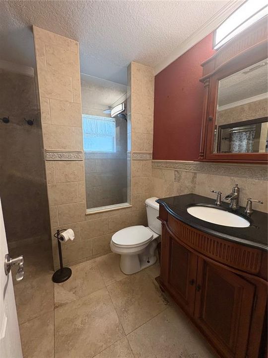 For Rent: $2,300 (2 beds, 1 baths, 1363 Square Feet)