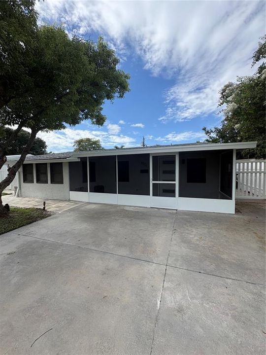 For Rent: $2,300 (2 beds, 1 baths, 1363 Square Feet)