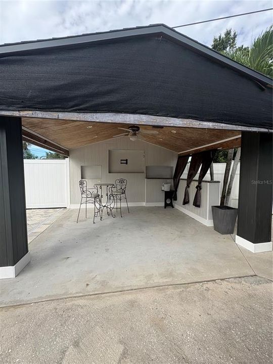 For Rent: $2,300 (2 beds, 1 baths, 1363 Square Feet)