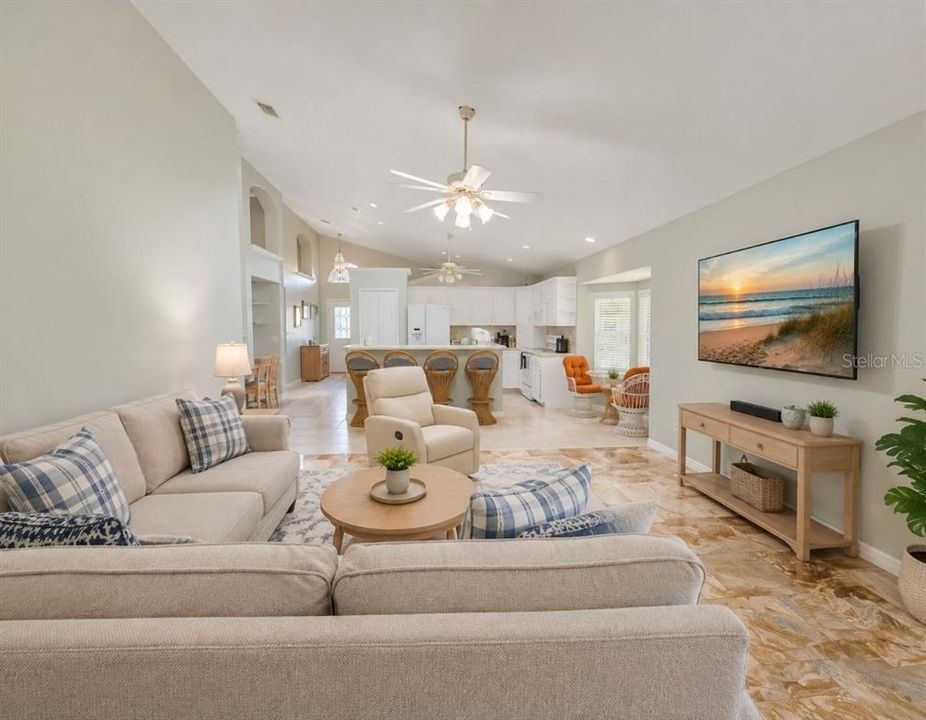 En Venta: $829,900 (3 camas, 2 baños, 2084 Pies cuadrados)