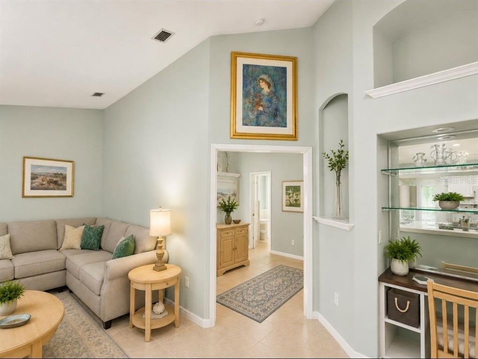En Venta: $829,900 (3 camas, 2 baños, 2084 Pies cuadrados)