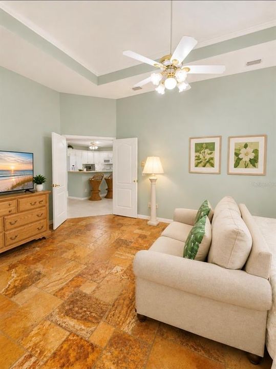 En Venta: $829,900 (3 camas, 2 baños, 2084 Pies cuadrados)