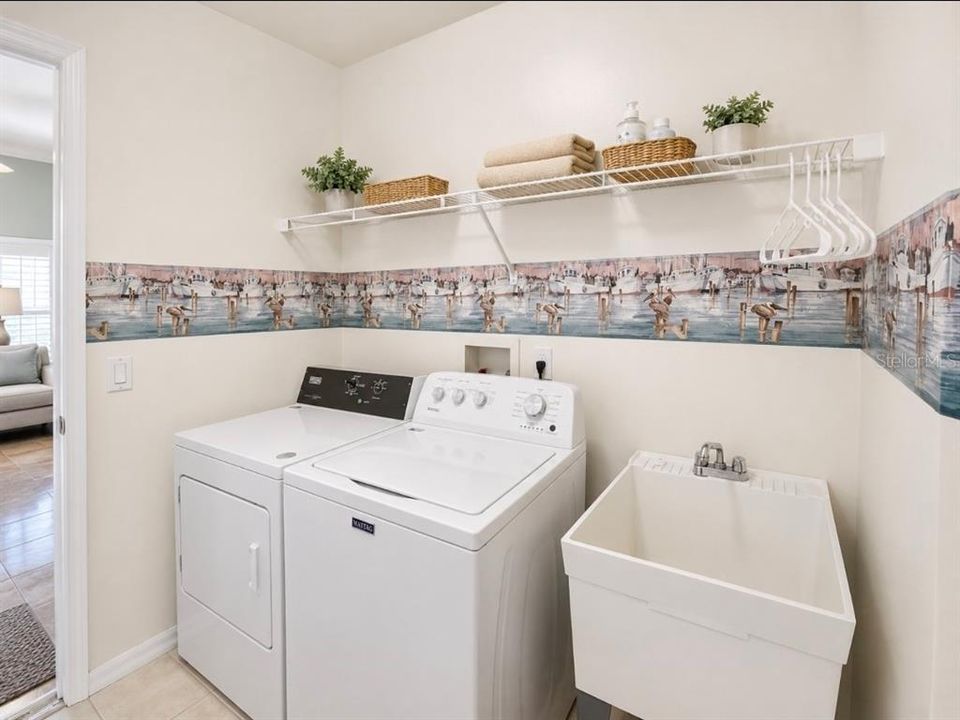 En Venta: $829,900 (3 camas, 2 baños, 2084 Pies cuadrados)