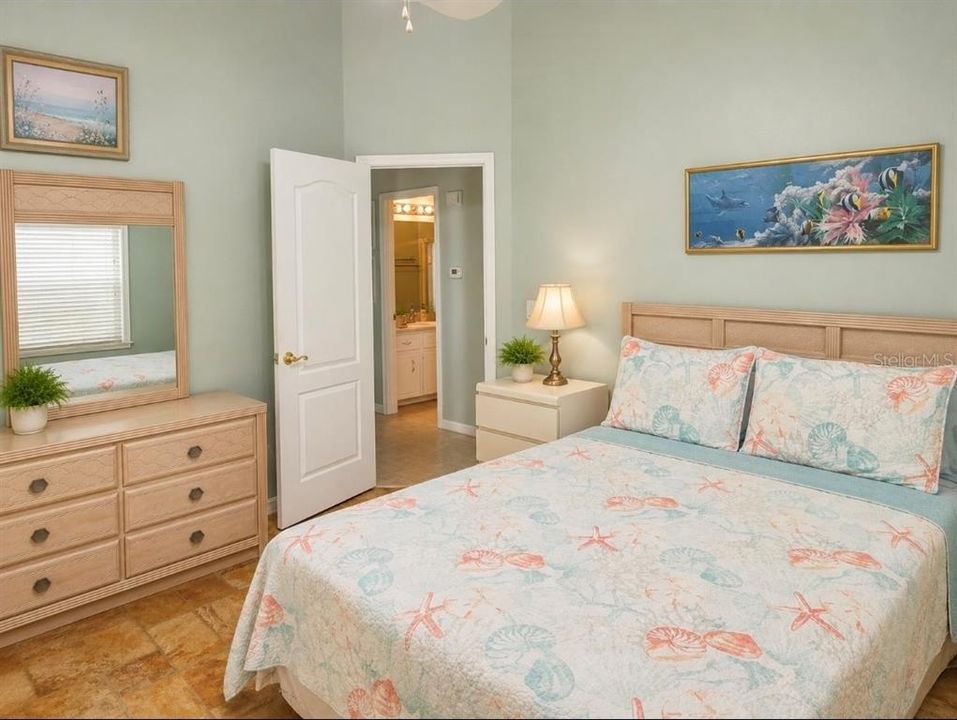 En Venta: $829,900 (3 camas, 2 baños, 2084 Pies cuadrados)