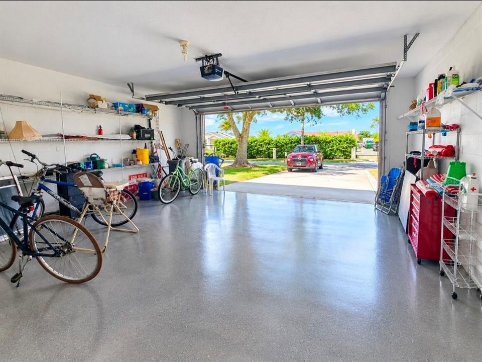 En Venta: $829,900 (3 camas, 2 baños, 2084 Pies cuadrados)
