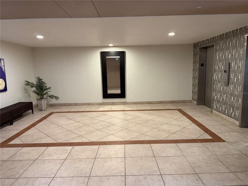 En Venta: $324,900 (2 camas, 2 baños, 1975 Pies cuadrados)
