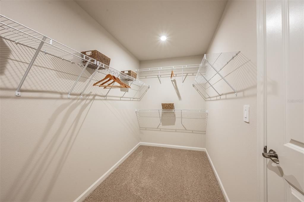 For Sale: $403,104 (4 beds, 3 baths, 2323 Square Feet)