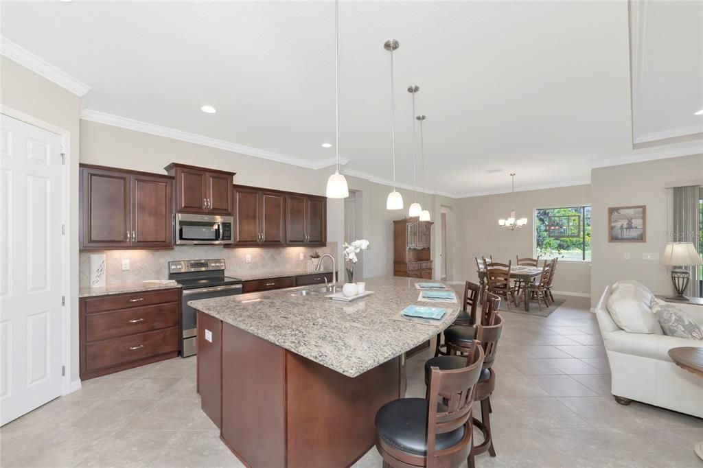 For Sale: $769,000 (4 beds, 3 baths, 2779 Square Feet)