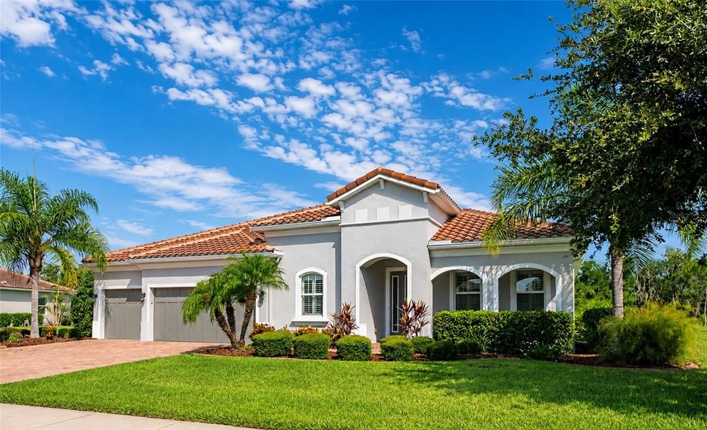 For Sale: $769,000 (4 beds, 3 baths, 2779 Square Feet)