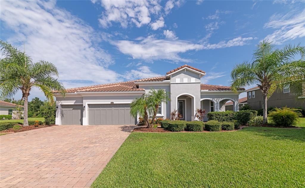 For Sale: $769,000 (4 beds, 3 baths, 2779 Square Feet)