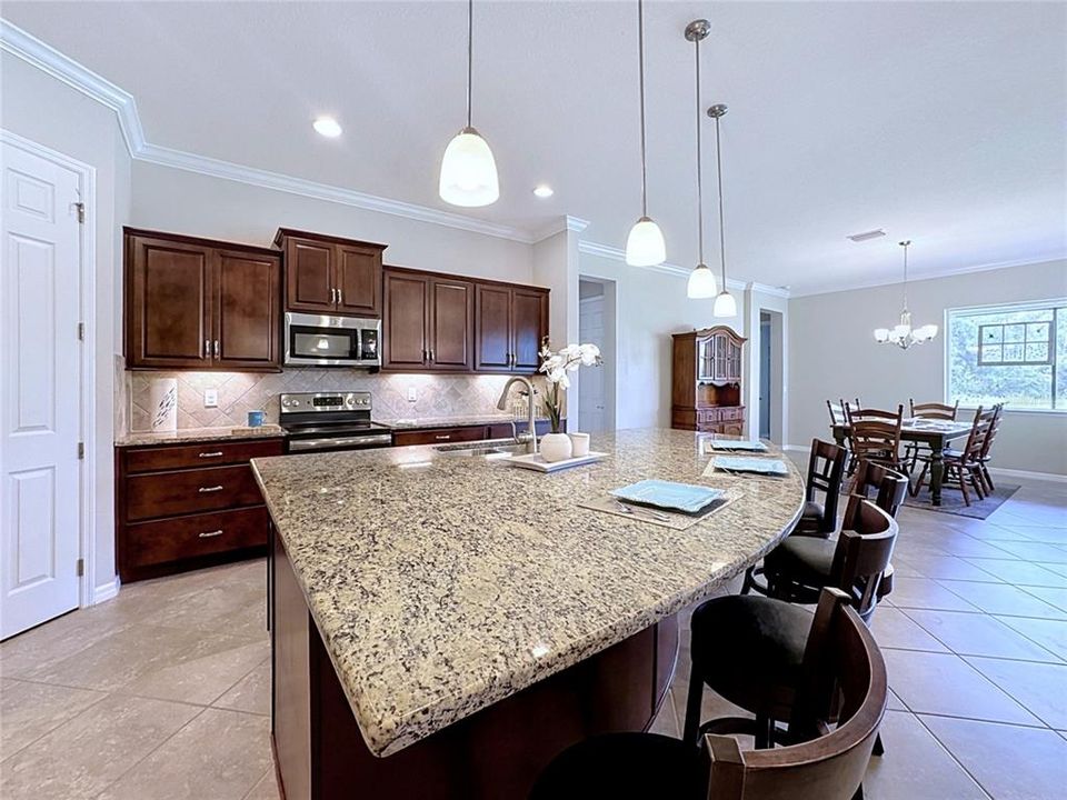 For Sale: $769,000 (4 beds, 3 baths, 2779 Square Feet)