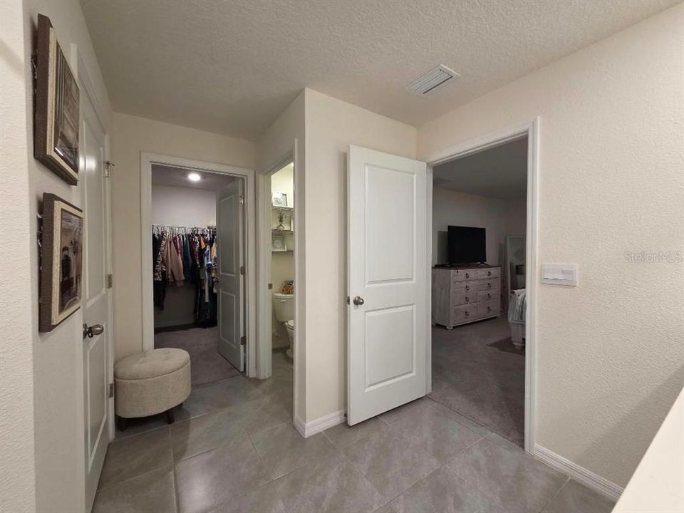 For Rent: $2,350 (4 beds, 2 baths, 1812 Square Feet)