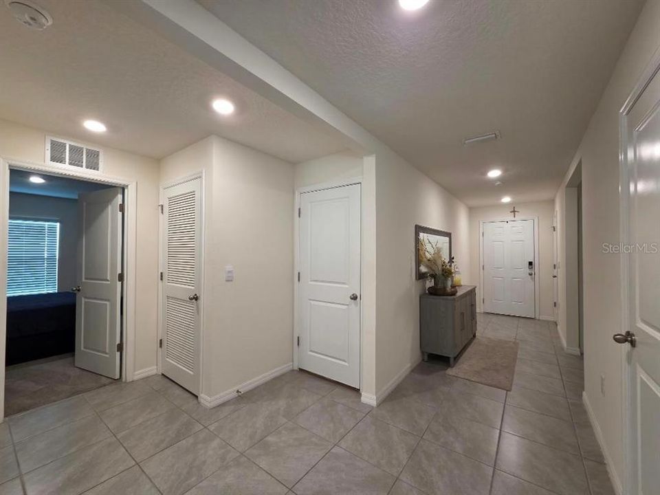For Rent: $2,350 (4 beds, 2 baths, 1812 Square Feet)