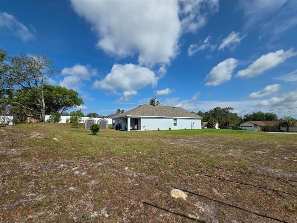For Rent: $2,350 (4 beds, 2 baths, 1812 Square Feet)