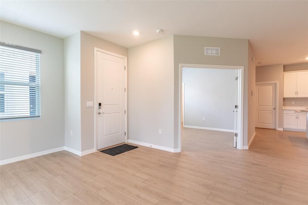 For Rent: $2,450 (3 beds, 2 baths, 1565 Square Feet)