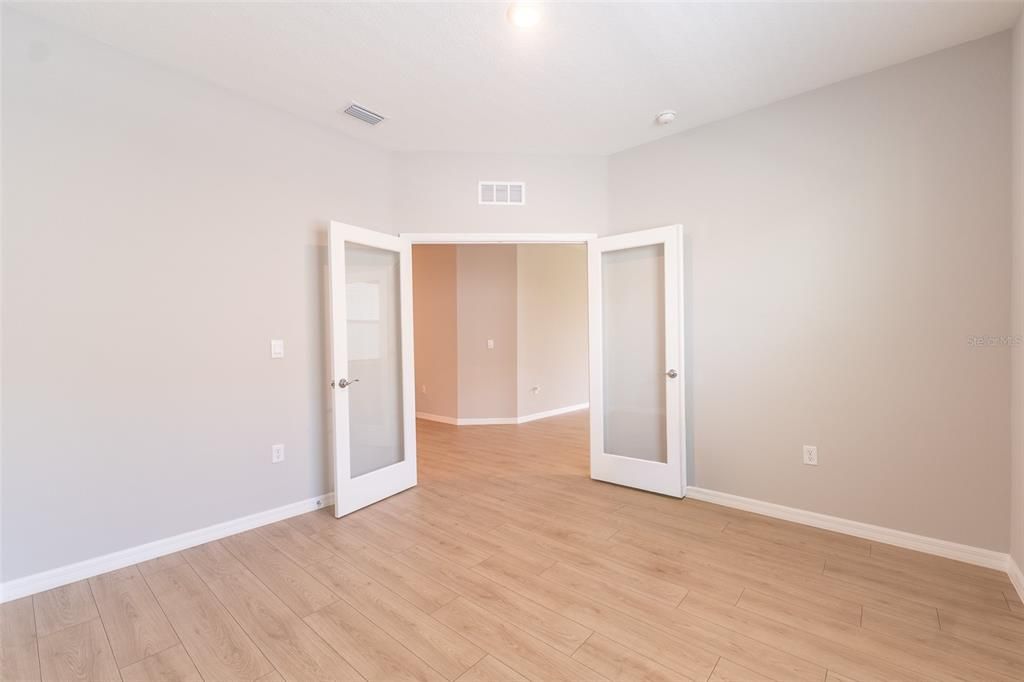 For Rent: $2,450 (3 beds, 2 baths, 1565 Square Feet)