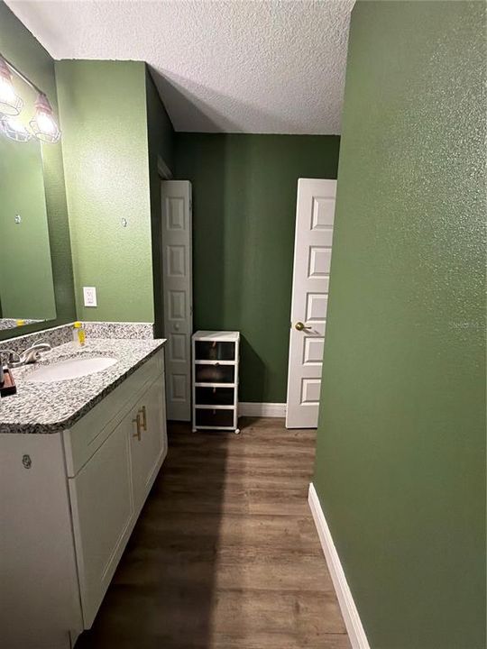En Venta: $399,999 (4 camas, 0 baños, 2282 Pies cuadrados)