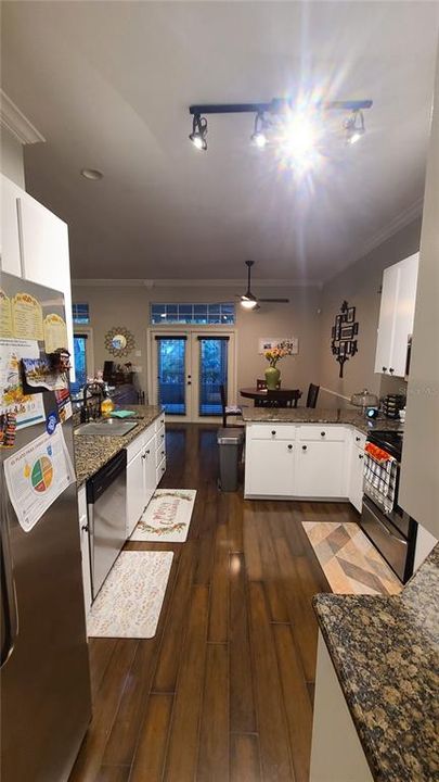For Rent: $2,600 (3 beds, 2 baths, 2249 Square Feet)